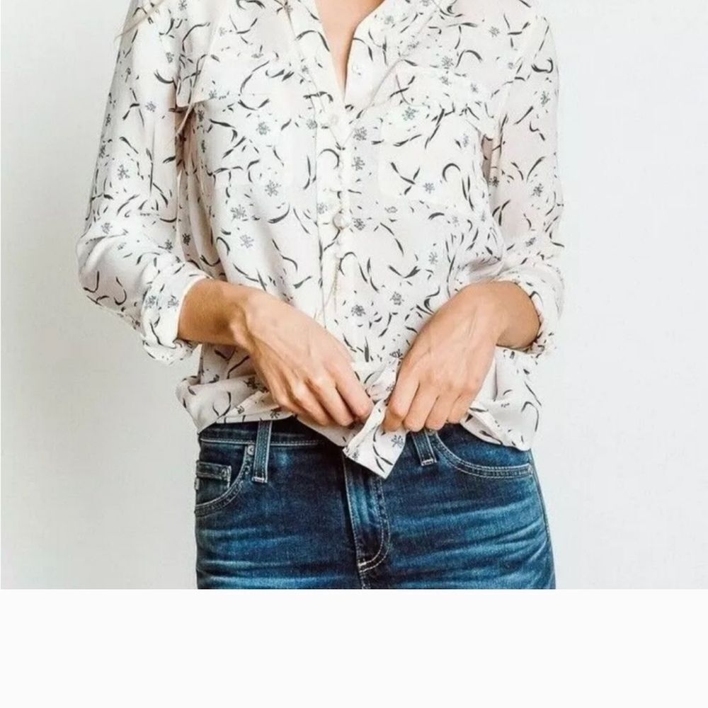 Equipment Femme White Cream Button Down Shirt Notched Collar Relaxed 100% Silk - Picture 3 of 16